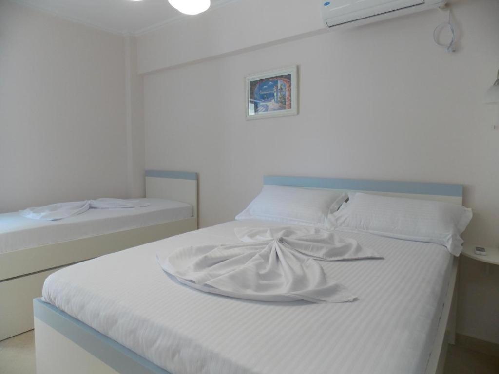 Amber Apartments Sarande Exterior photo