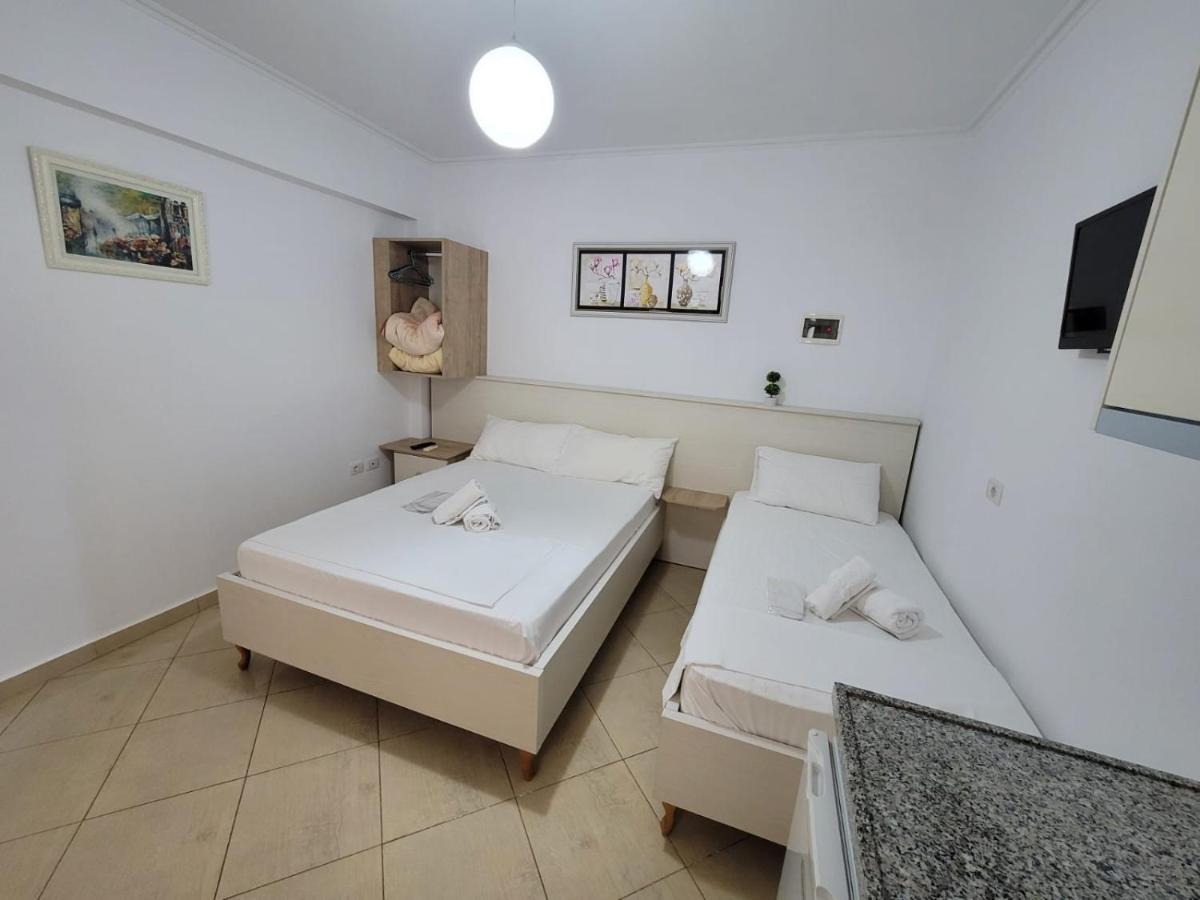 Amber Apartments Sarande Exterior photo