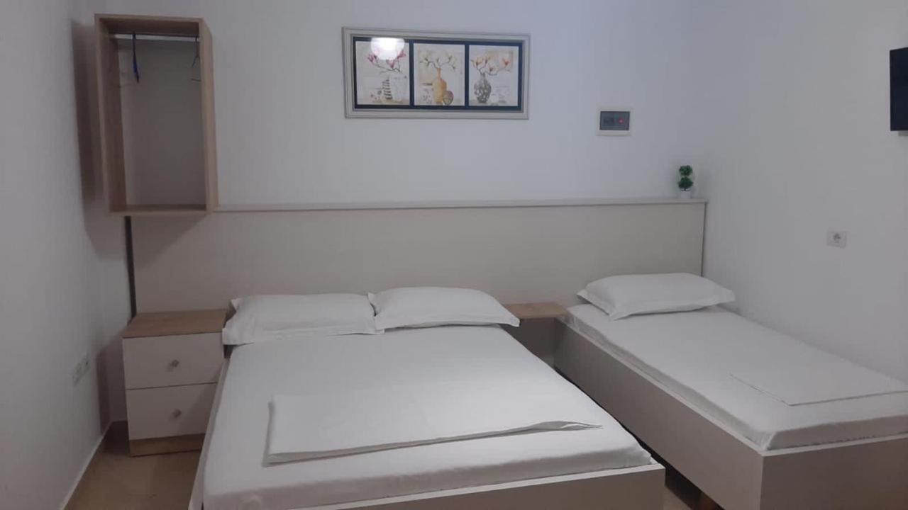 Amber Apartments Sarande Exterior photo