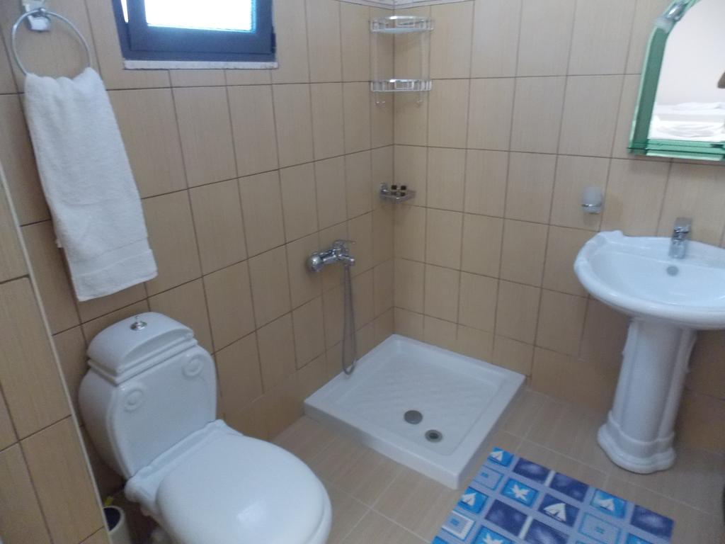 Amber Apartments Sarande Exterior photo